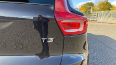 Volvo Xc40 1.5 T3 [163] R DESIGN 5dr Geartronic Petrol Estate